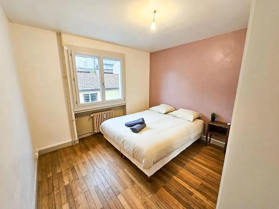 Le Bergson 3 Chambres Stationnement Gratuit Saint-Etienne  0*, Saint-Etienne (Loire)